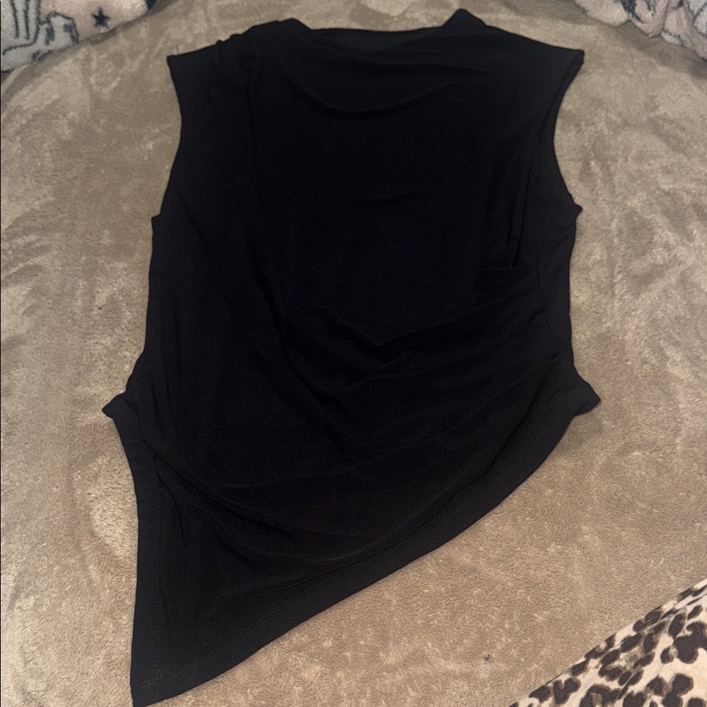 SHEIN Black Asymmetric Sleeveless Tank Top